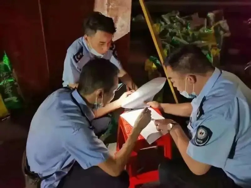 疫情防控熬不完的夜,疫情未结束他们在坚守