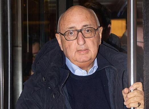 贝尔经纪人踢球,贝尔经纪人完整视频