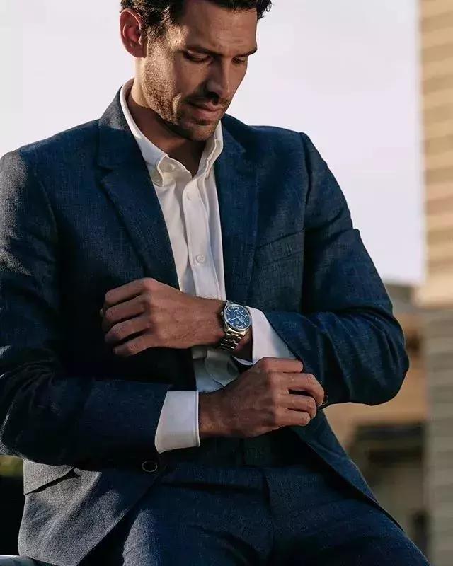 怎样保养手表才不会有划痕,手表外壳有较深的划痕怎样修复