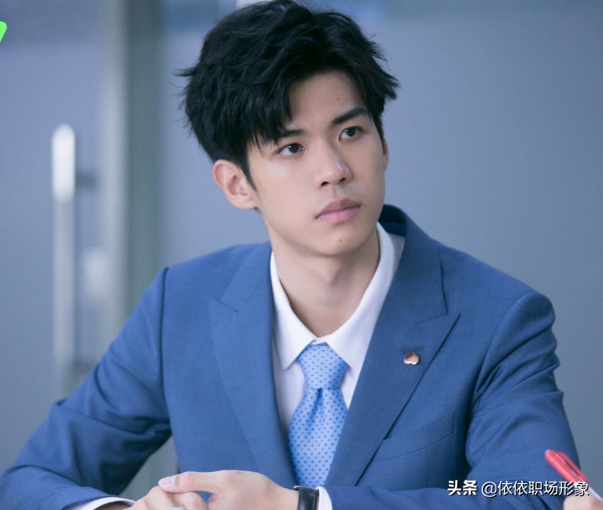 律师的仪式感拍职业照 (律师穿搭职业形象)