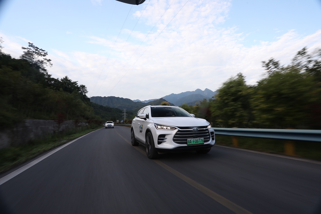 新技术新体验比亚迪宋plusdmi,新款比亚迪dmi驾驶体验