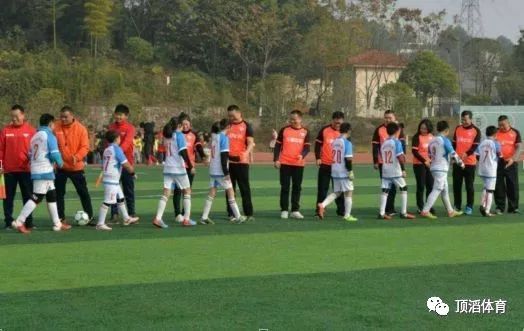 2022国际足坛发生的事,论中国足球的现状与未来论文