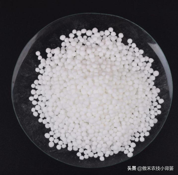 如何区别化肥硫酸铵和氯化铵,如何分辨硝酸铵尿素和碳酸氢铵