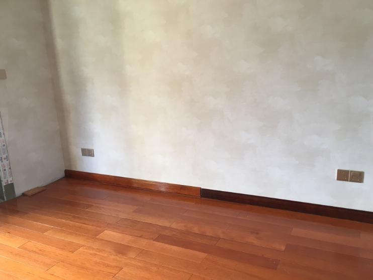 装修踢脚线怎么弄不藏灰,装修时踢脚线后面如何处理