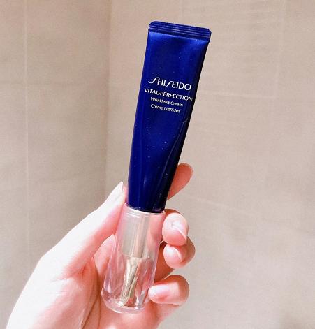 哪个眼霜保湿效果好适合中年人,哪种眼霜保湿效果好性价比高