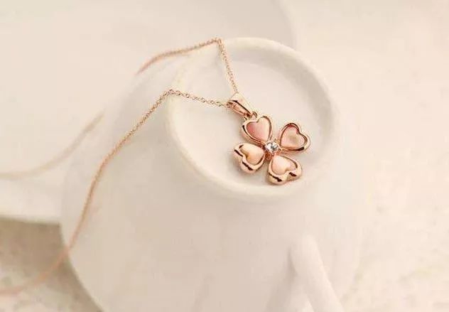 彩金戴久了会掉色么,彩金戴久了会掉颜色吗