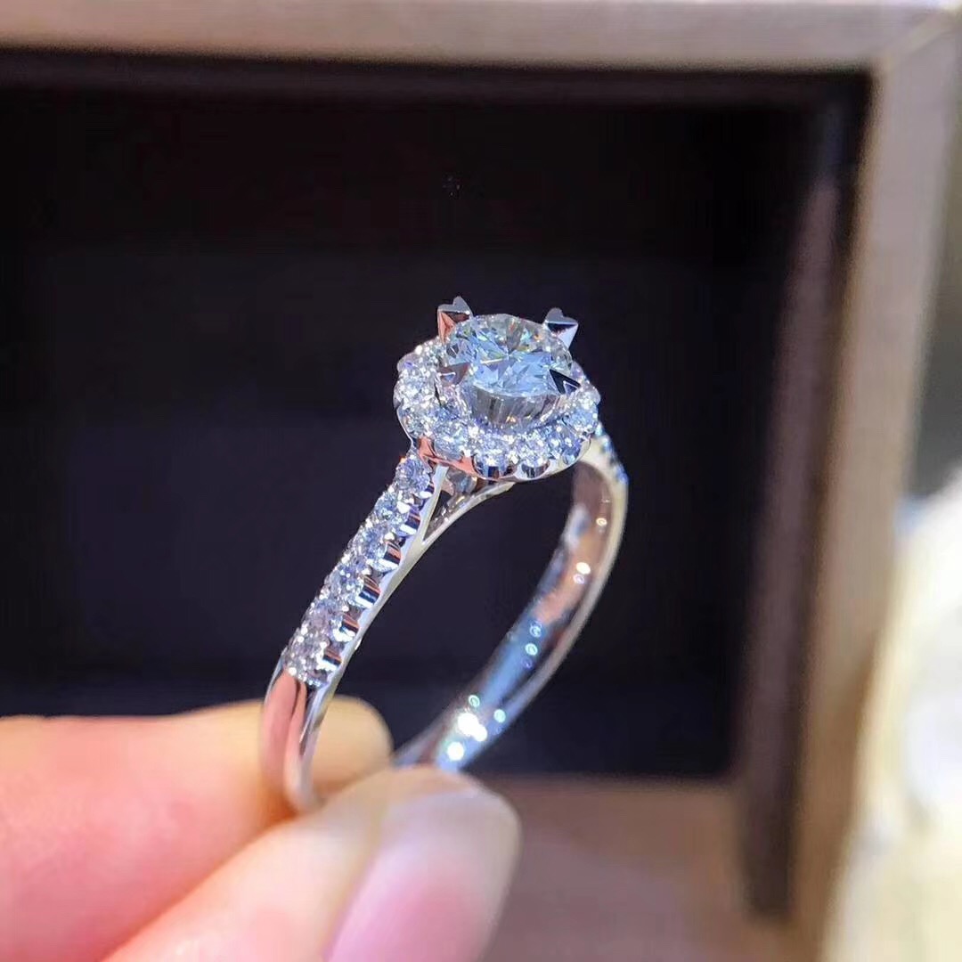 钻戒一般多少钱为合适,结婚钻戒越大越好吗