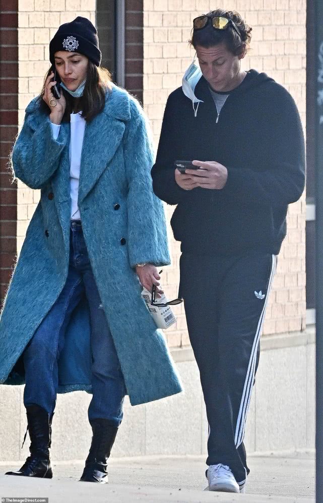 巴宝莉伊莲娜,超模伊莲娜水晶礼服前任同框场面