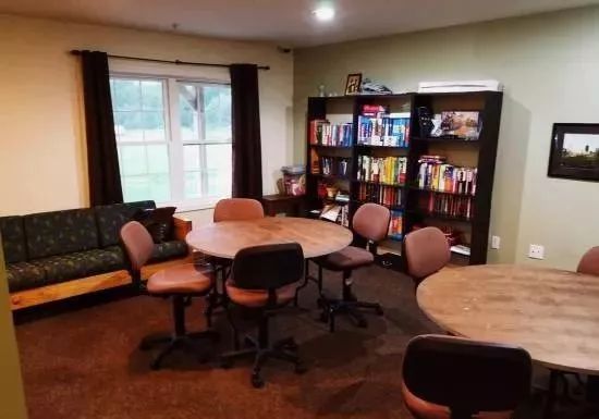 鏂板槈鍑哄浗,缇庡浗鍩虹潱瀛︽牎