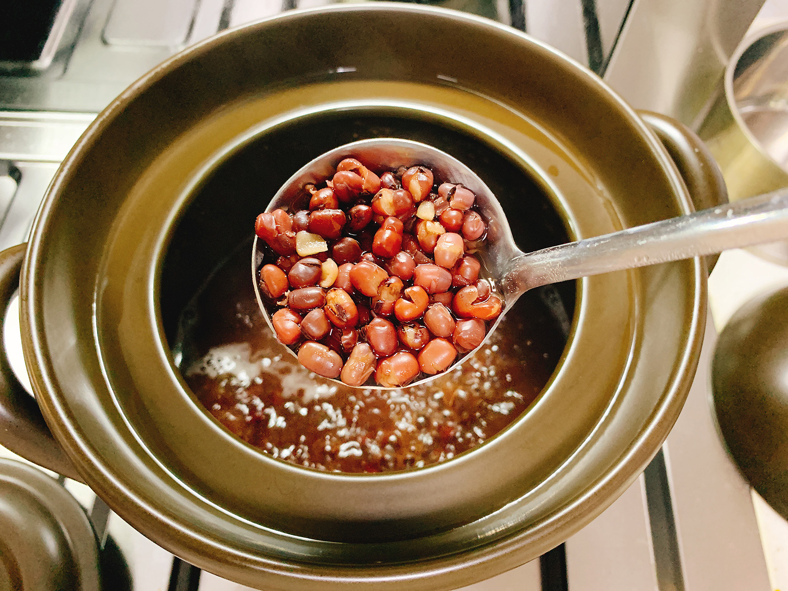 泡好的红豆怎么煮容易熟,怎样煮红豆既软烂还不开花