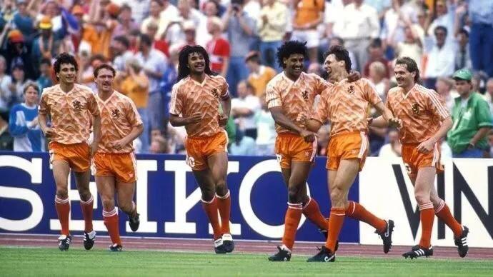 足球比赛的意义不只是想比分,足球比赛是体育项目最重要的