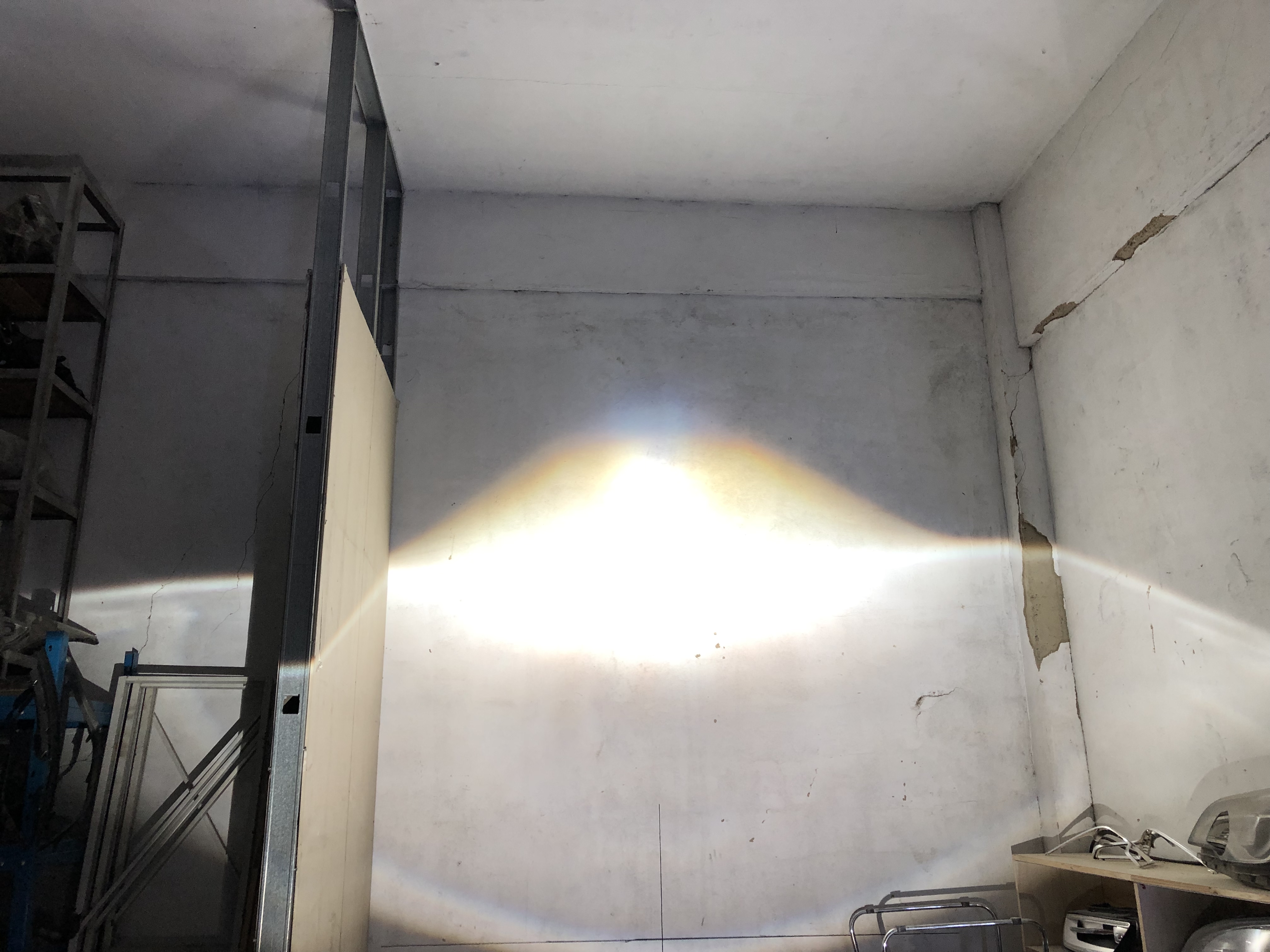 海拉五透镜适用的氙气灯,氙气灯led灯卤素灯哪个好