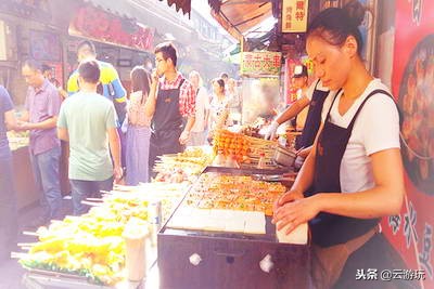青岛旅游必去的景点大全文字攻略,青岛旅游攻略必去十大景点示意图