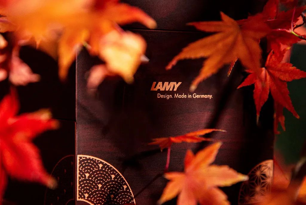 凌美钢笔一个系列包装不同为什么,凌美磨砂黑钢笔包装