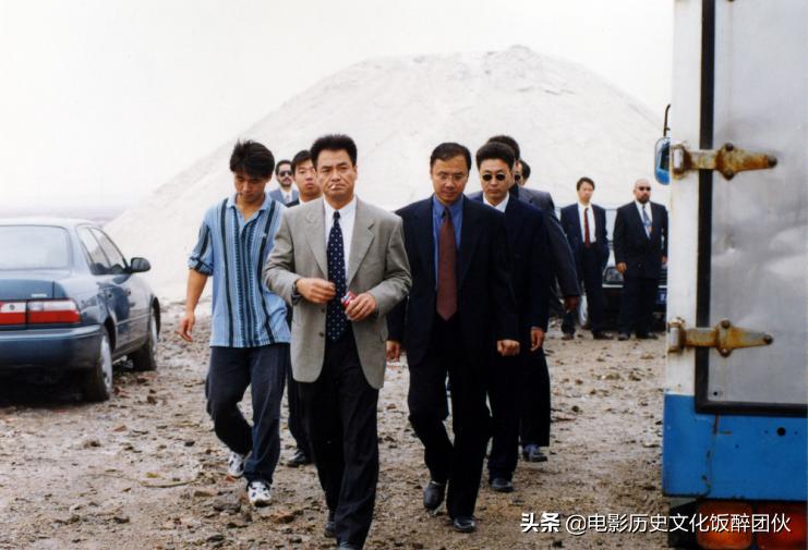 赵宝刚重走一回青春,越过山丘才发现无人等候完整视频