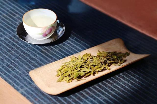 除竹叶青茶不需要洗茶外，龙井茶需不需要洗茶呢？