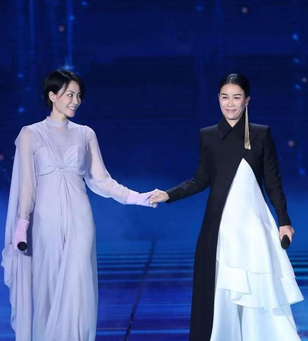 那英嘲讽刀郎,那英回应当众踹人原视频