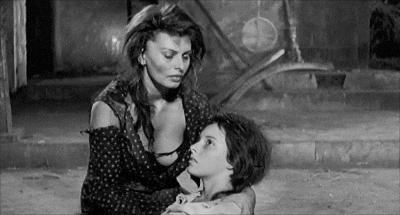 意大利国宝明星:性感不输梦露,演技碾压赫本,因婚姻被祖国驱逐