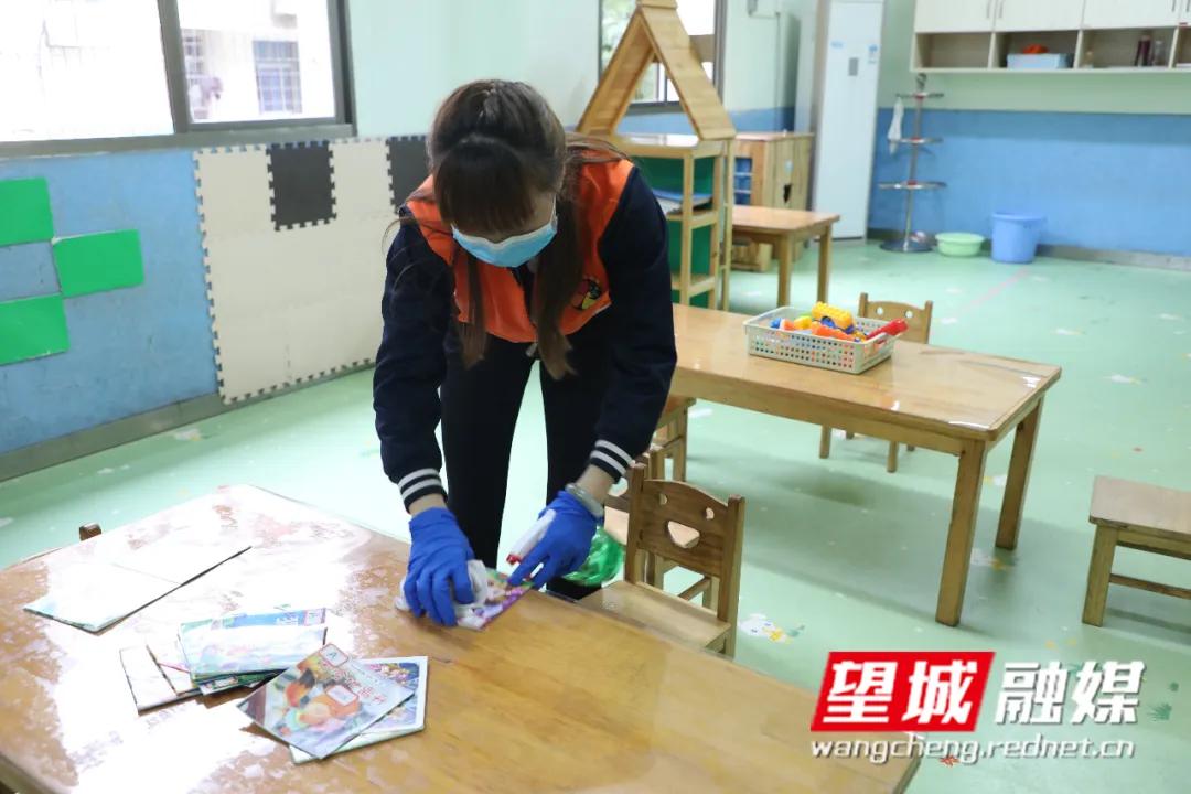 幼园迎新年入园视频,幼儿园开学欢迎孩子回归视频