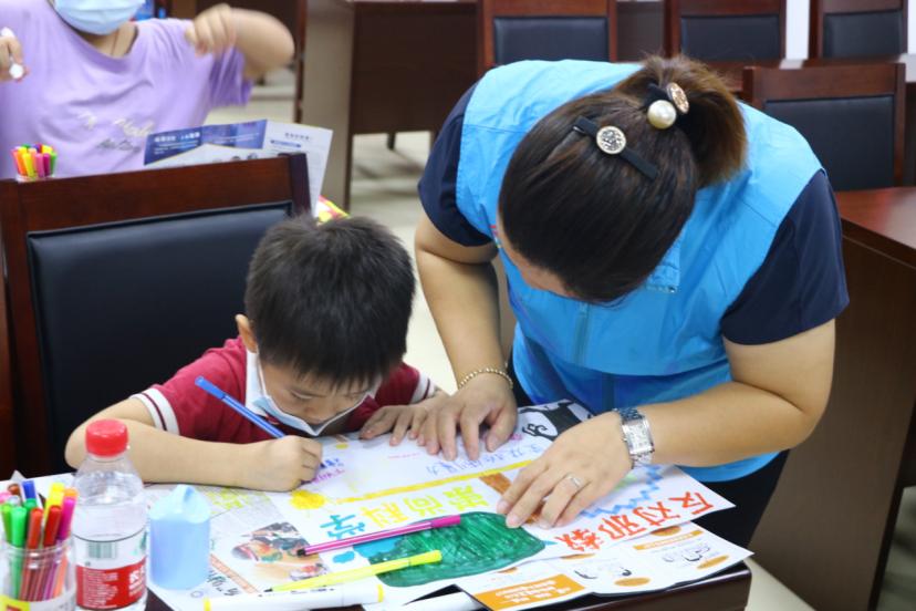 百年华诞心向*党**远离*教邪**享安康高新区开展反*教邪**绘画主题活动