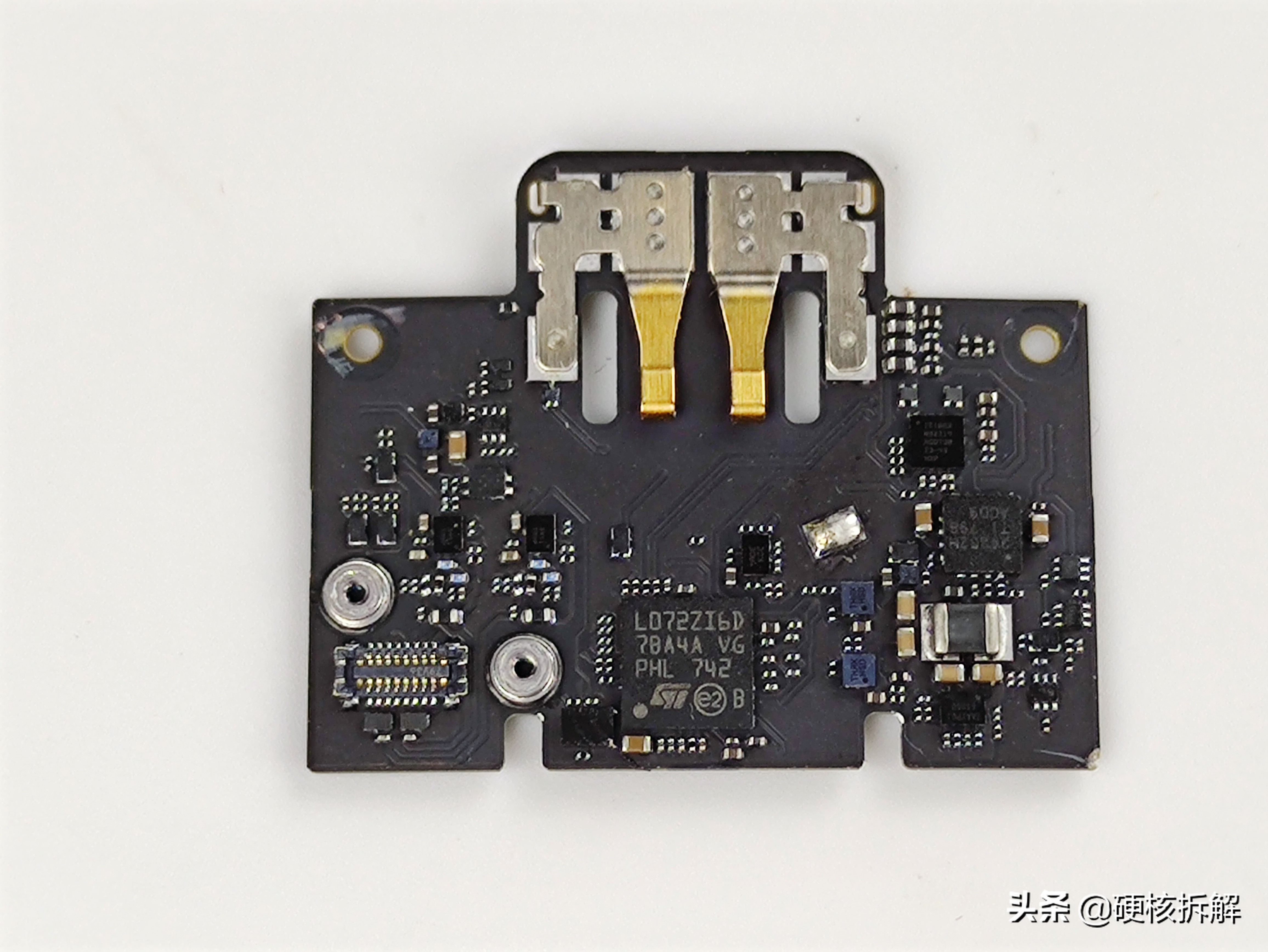 拆解苹果airpods和华强北airpods,华强北苹果耳机airpods拆解视频