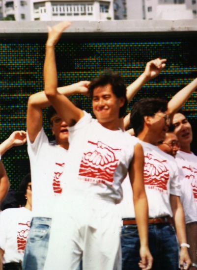 从少年到中年到老年,谭咏麟的爱国情怀