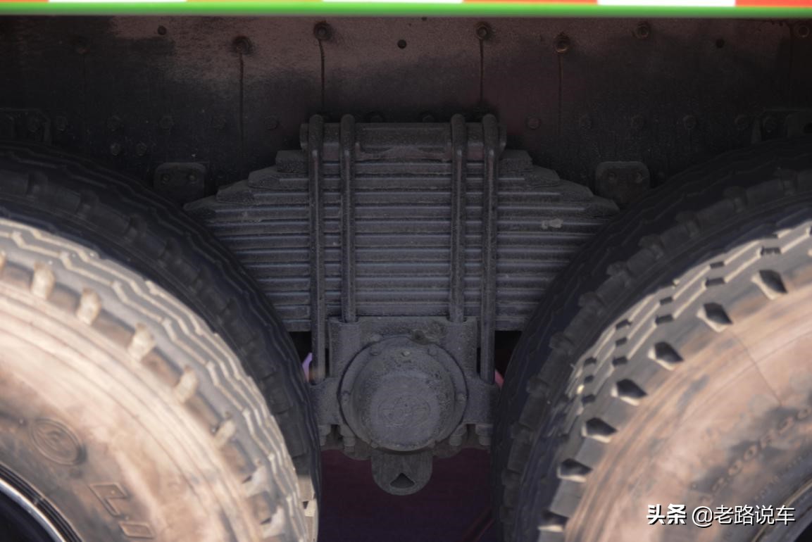 18款红岩杰狮c500渣土车,杰狮渣土车容易断大梁不