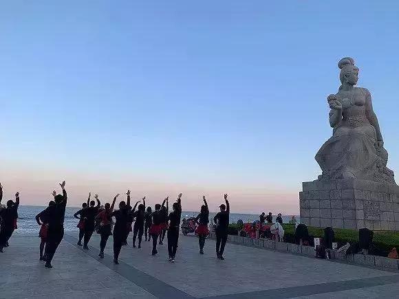 全球四分之一泳衣,全球四分之一泳装