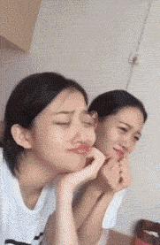 老虎：这是我准备养大吃的，你来凑什么热闹