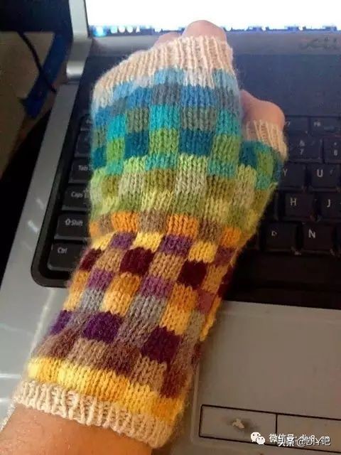 最新手套编织图冬,一线织到底的手套教程