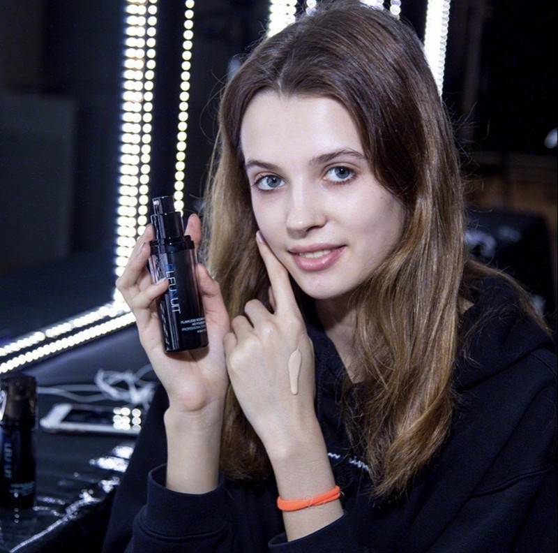 法国女人说：毫不费力的妆容，背后却是极致的努力