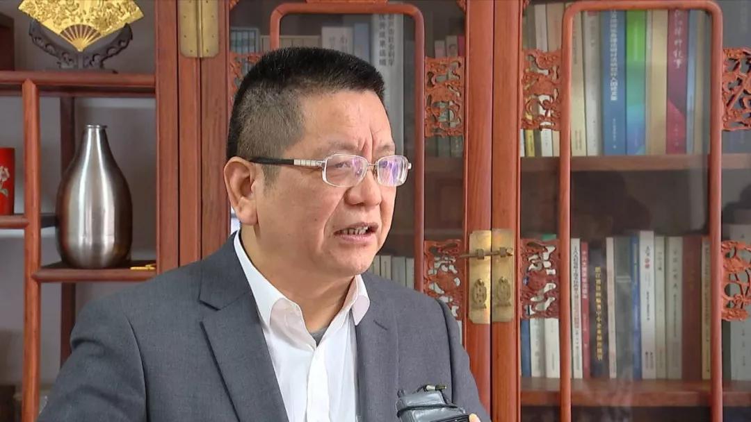 美容院整容鼻子歪,整形医院鼻子做歪了怎么办