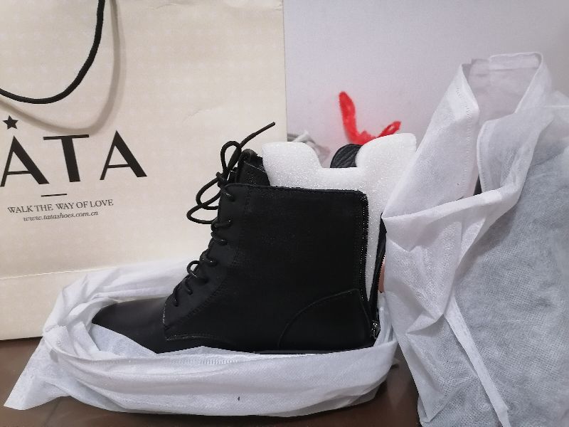 女人永远离不开购货诱惑！