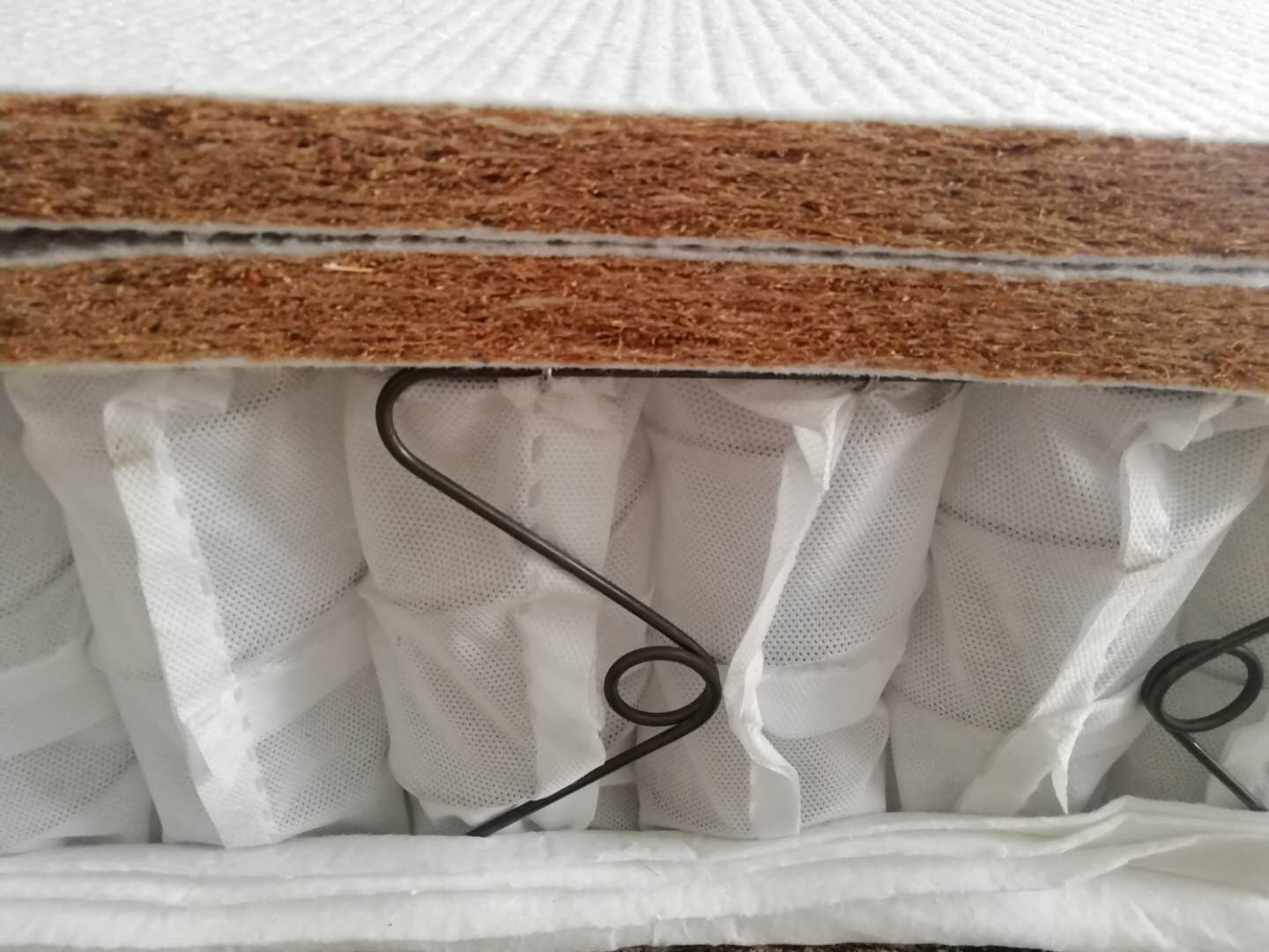 弹簧床垫与棕垫哪个环保,弹簧床垫和棕床垫哪种环保