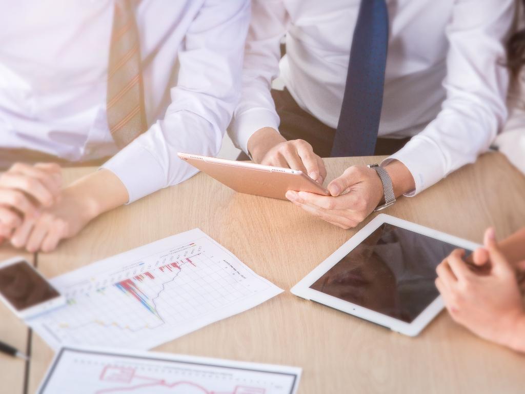 公司持续亏损股东不让退股怎么办,公司一直亏损小股东如何解套