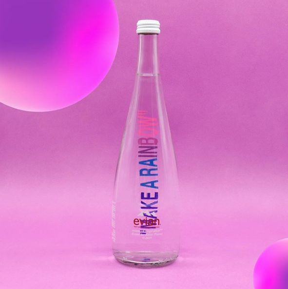 依云如何将一瓶水，成功卖出了奢侈品的味道？