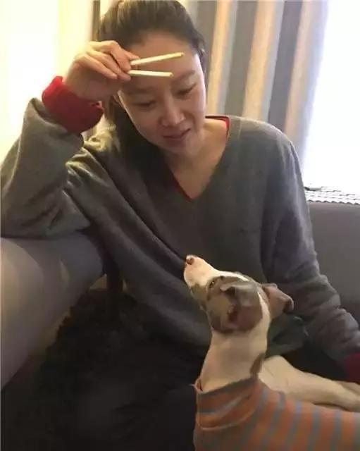 吴青峰李宇春同款雨衣,吴青峰代言的潮牌