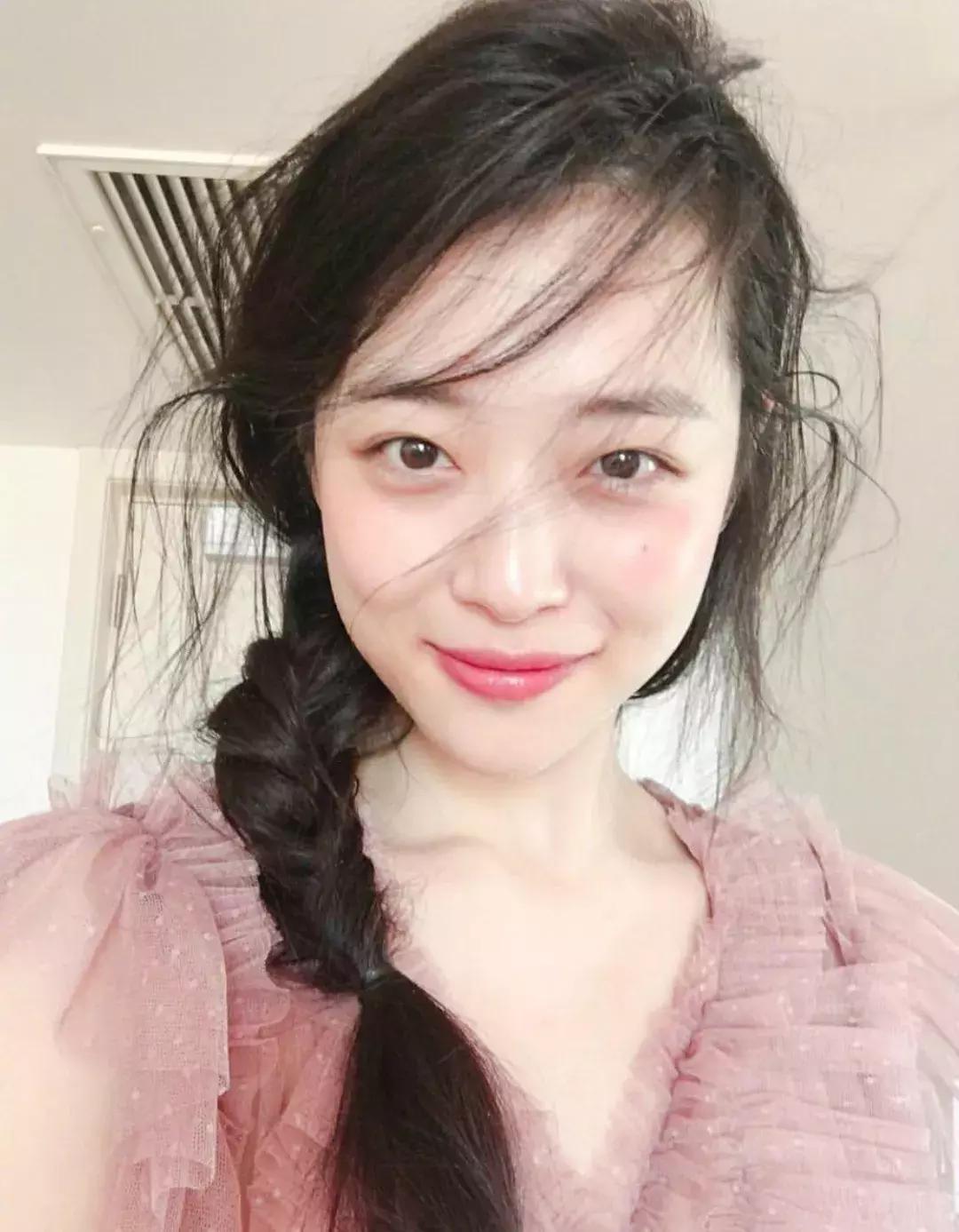 网红脸早已过时高级脸才是王道,清冷气质网红脸