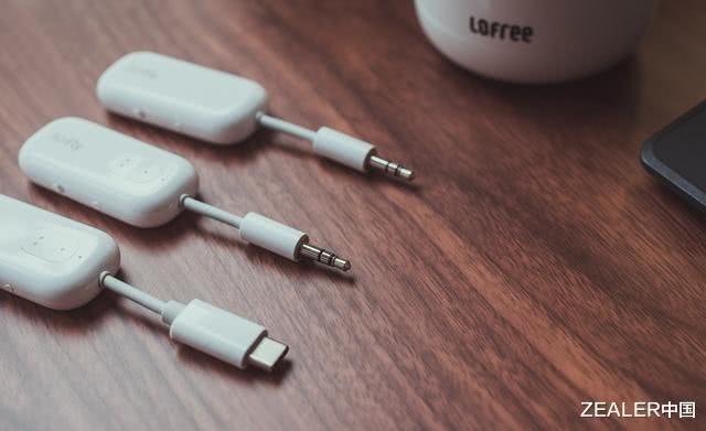 飞行达人的旅行伴侣：苹果*用御**AirFly蓝牙适配器