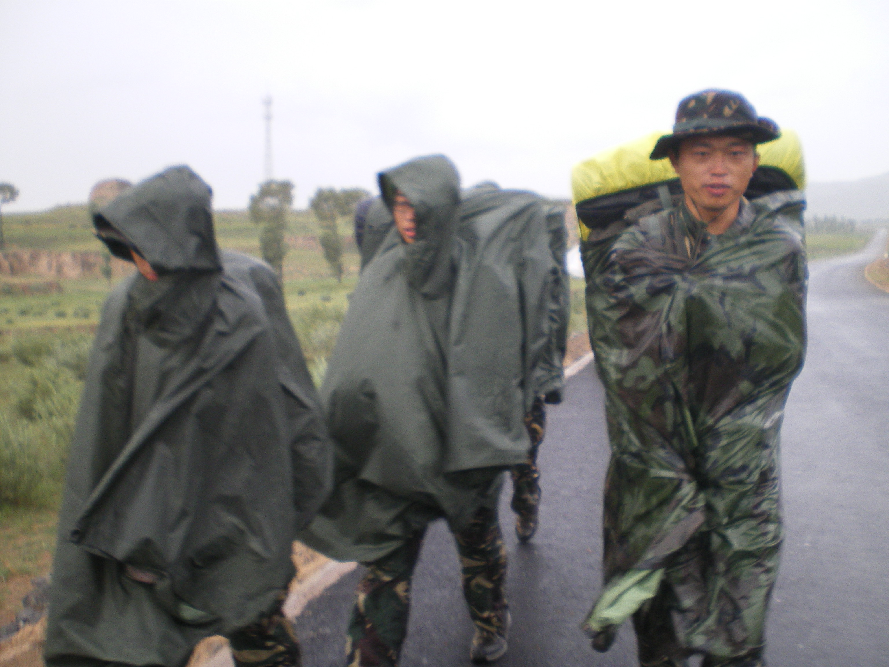 徒步旅行必备十大装备有哪些呢,全国徒步旅行装备必买清单