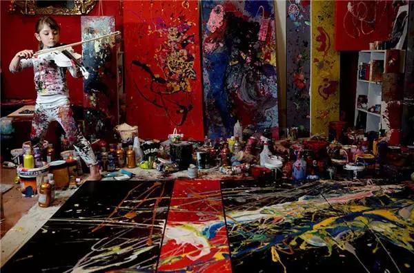 那些在纸上画画的神奇小孩,盘点那些年纪小画技超群的孩子