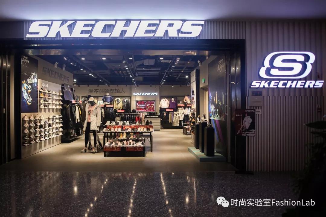 送对年终礼物是当代青年的社交核*器武**