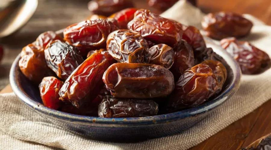 女性经常吃阿胶，能补血美容、抵抗衰老？到底是真相还是谣言