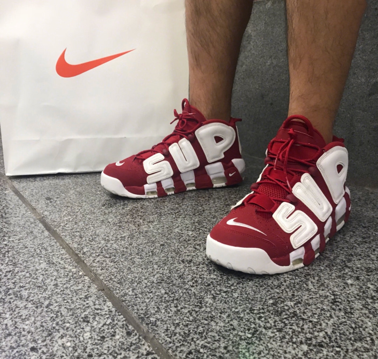 鲸潮丨年轻人不买潮牌，和咸鱼有什么区别？