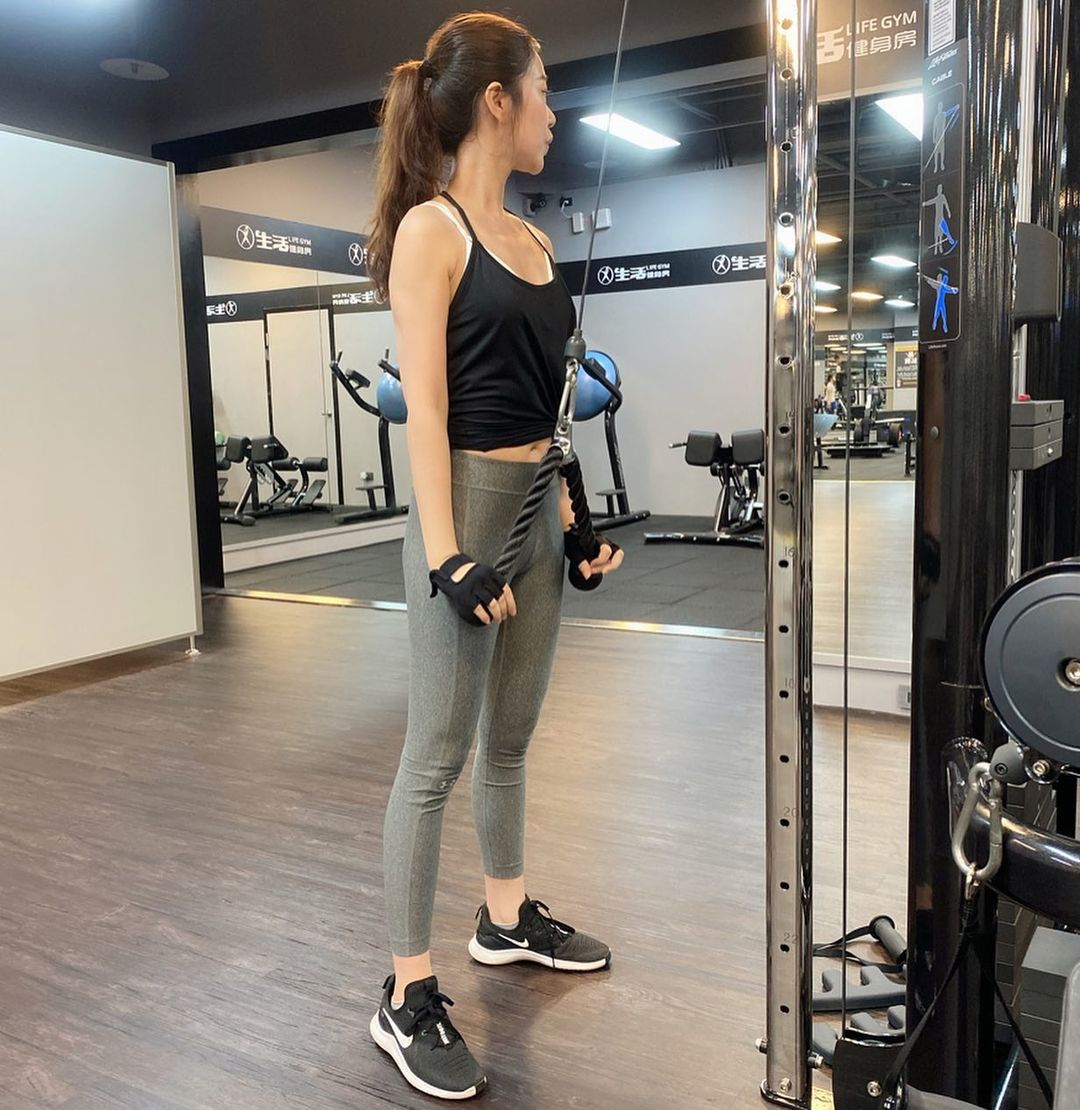 瑜伽健身衣服一般几套,健身新手瑜伽服推荐