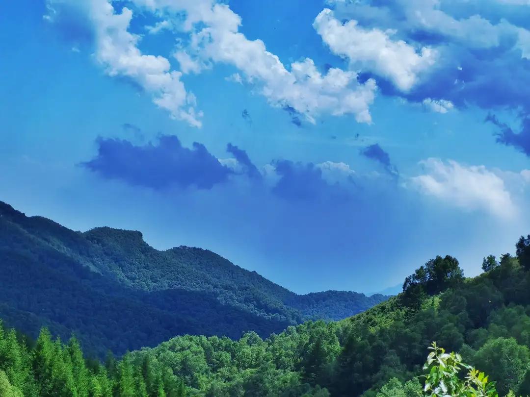 宿在驼梁，感受一种无忧的生活/郝贵云