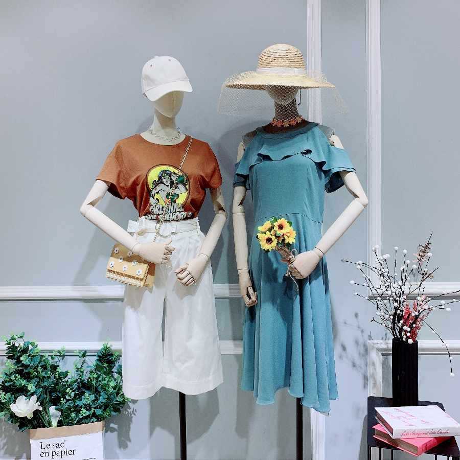 一个小型的服装尾货店应该如何去拿货呢？