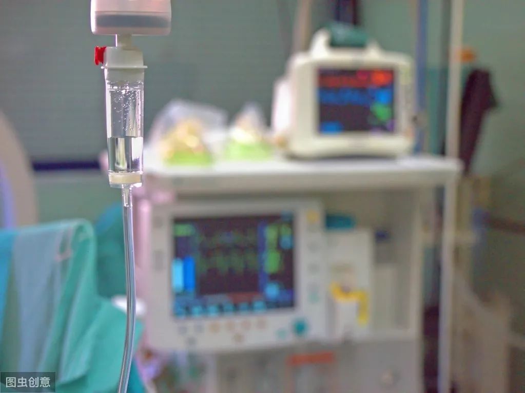 男子心脏骤停急救医生当场崩溃,男子心跳骤停急诊科抢救