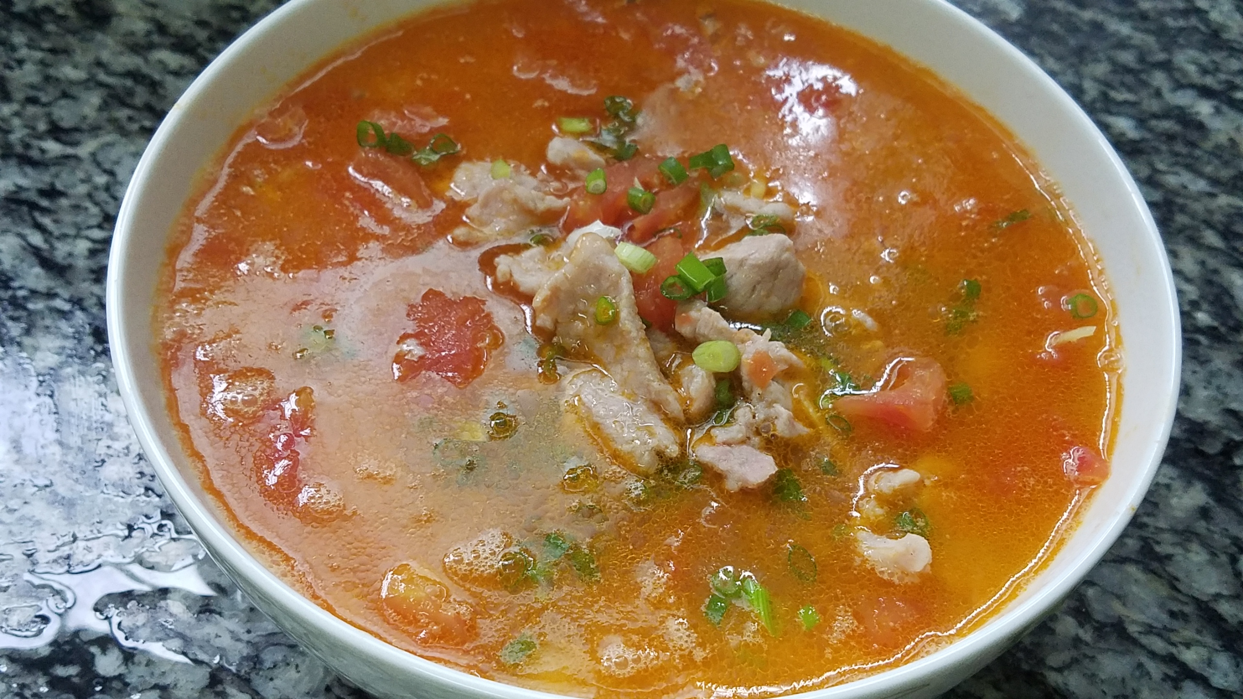 番茄肉片怎么做肉更嫩好吃又简单,西红柿滑肉片汤做法