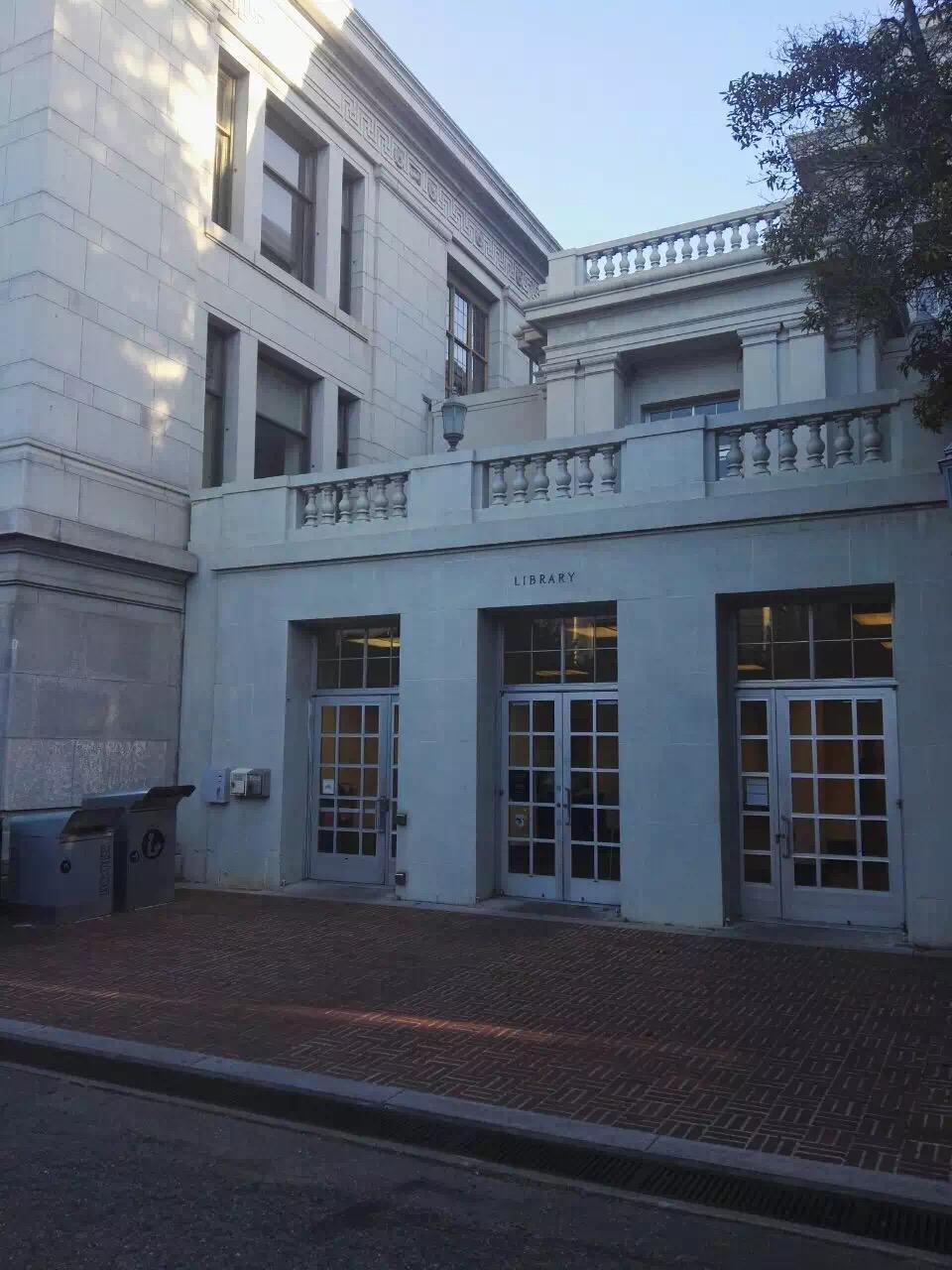 千万别存侥幸心理出门记得戴口罩,来中国携带大额现金入境要罚款吗